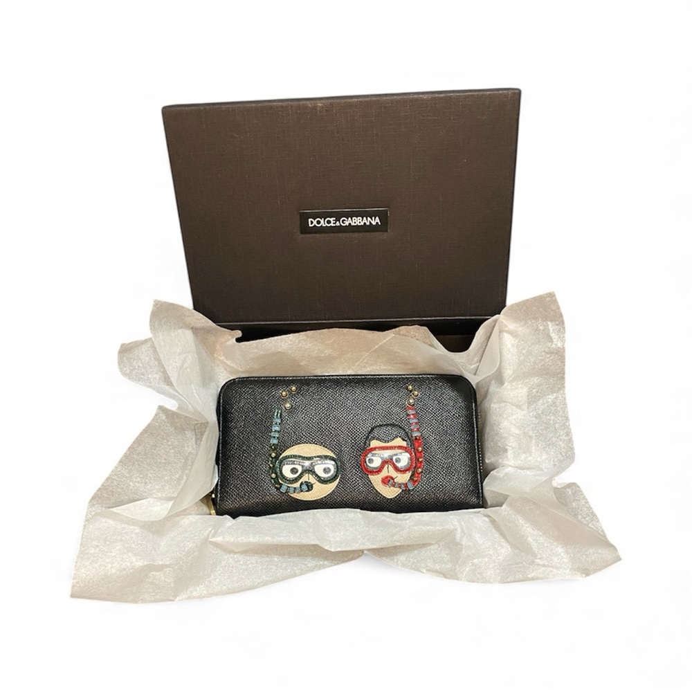NWT Dolce and Gabbana Black Scuba Family Zip Around Wallet